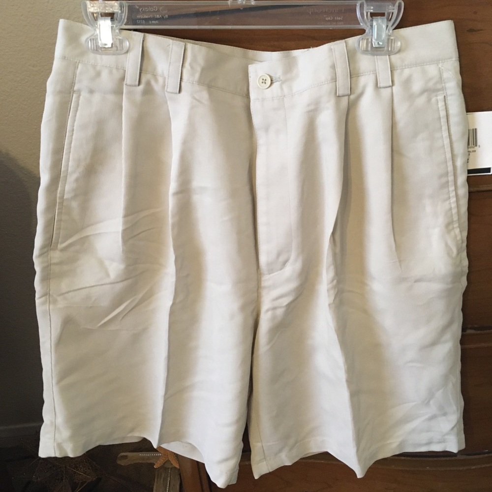 Men’s shorts NWT size 32